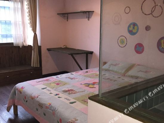 岳阳近湖的舒适空间复式公寓