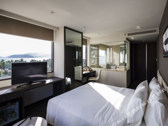 Alana Nha Trang Beach Hotel Room Type - Deluxe Double Room with Side Sea View
