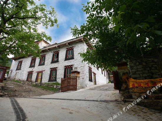 丹巴德孜青麦民宿