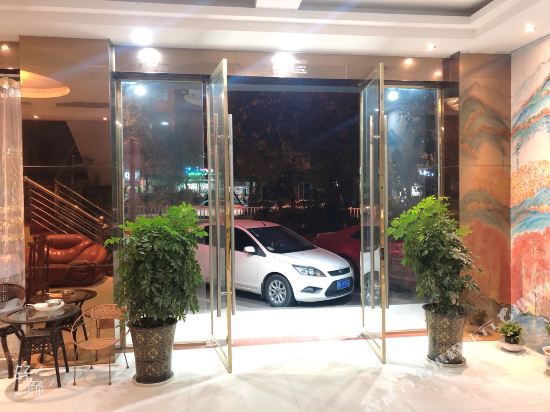 一家人商务宾馆(赣州东山南路店)