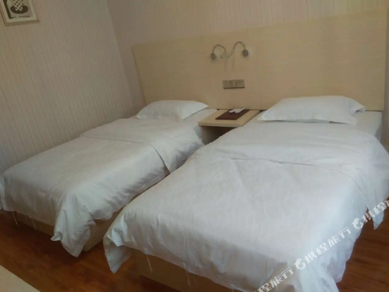 东兰曲美便捷酒店