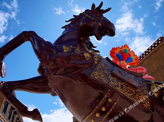 唐古拉精选酒店(甘孜格达弦子广场店)