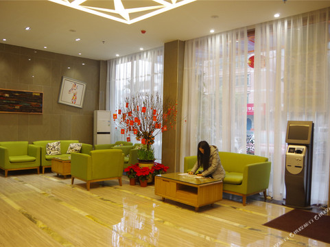 广宁小树时尚酒店