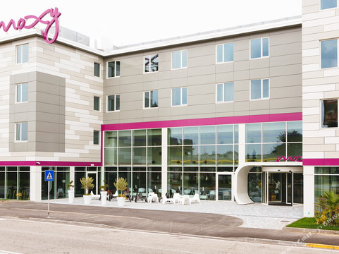 Somma Lombardo酒店住宿-米兰马尔彭萨机场莫克西酒店