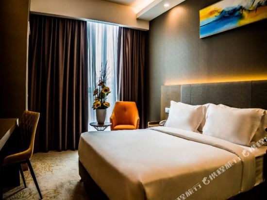 Grand Flora Hotel Melaka Room Type - Deluxe King Room