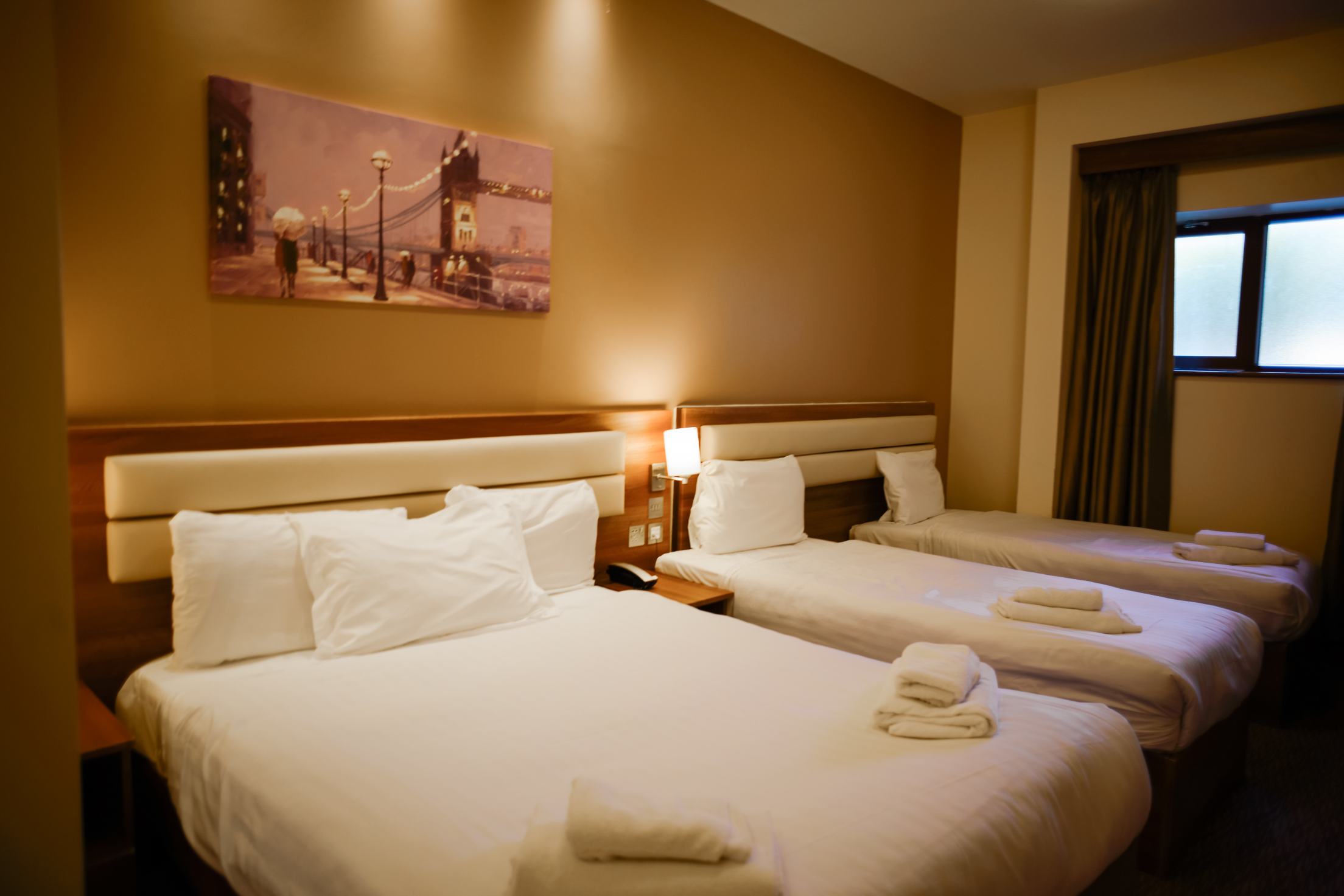 伦敦希思罗空联酒店-官方