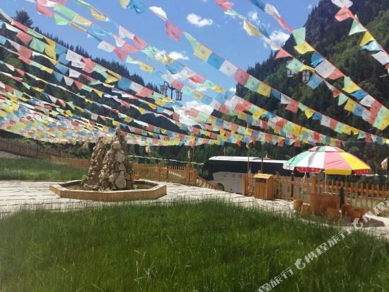 迭部纳加石门原生态大酒店