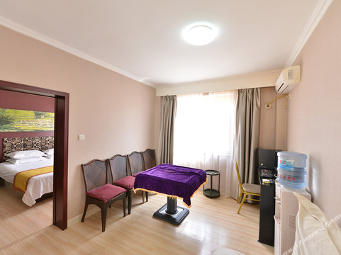 北京玖玖源假日酒店（当代商城鼎城店）主图