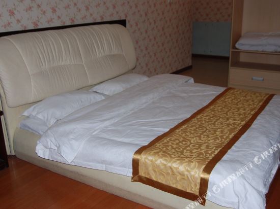 郑州曼哈顿粤友概念酒店