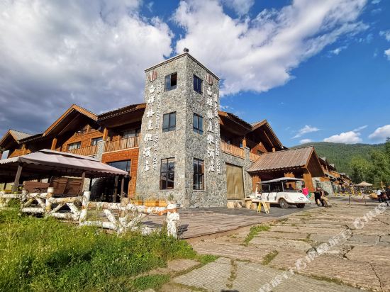 喀纳斯白桦林度假酒店