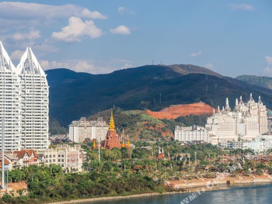 宜晨威滨江大酒店(西双版纳泼水广场店)