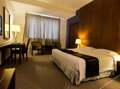 Kampong Serusup酒店住宿-Times Hotel