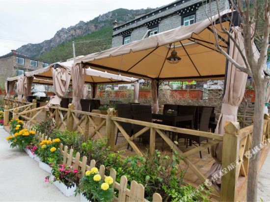 稻城雪域宾悦精品酒店