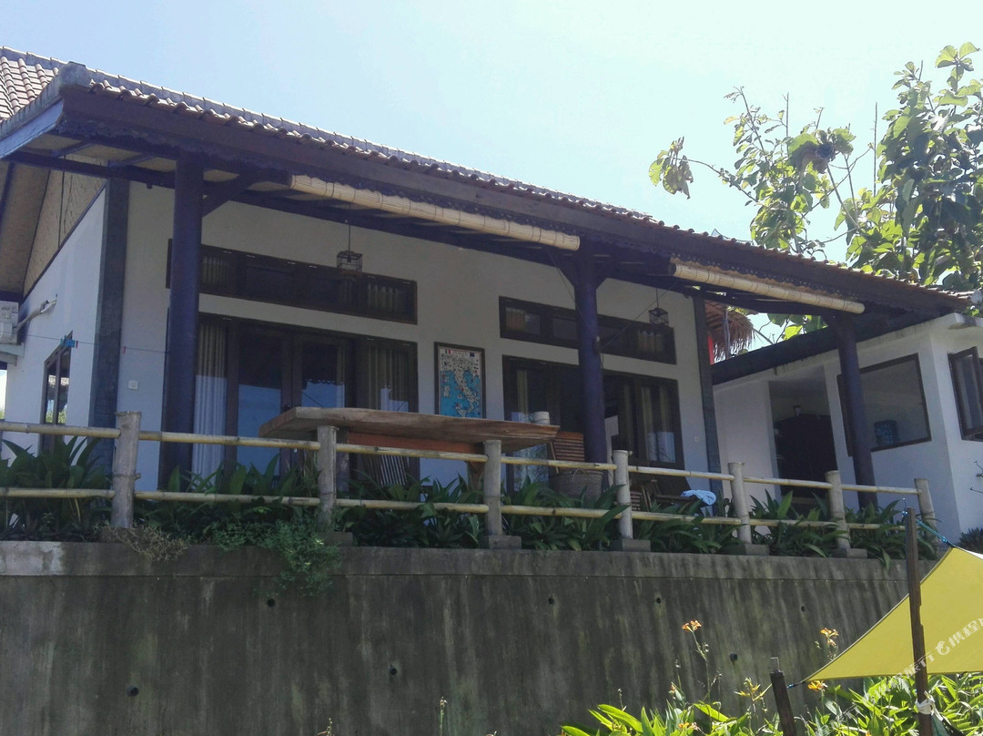 阿娜拉冲浪营地旅馆