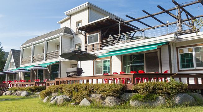 瑞士山谷民宿-官方