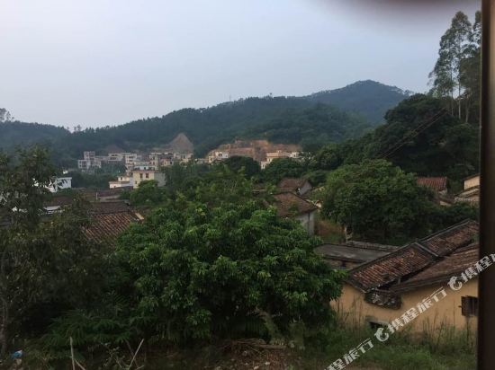 云浮新兴龙山世外桃源特色民宿(金马路分店)