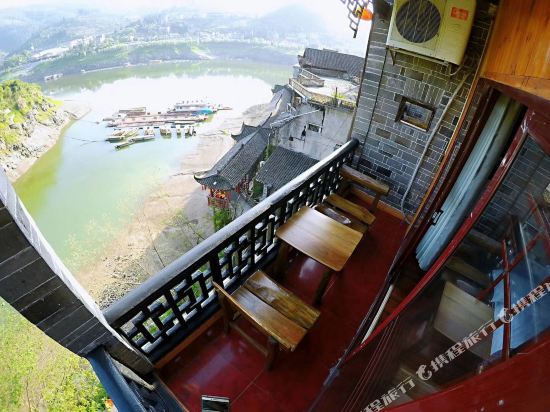 永顺天下第一螺酉水瑶江景客栈