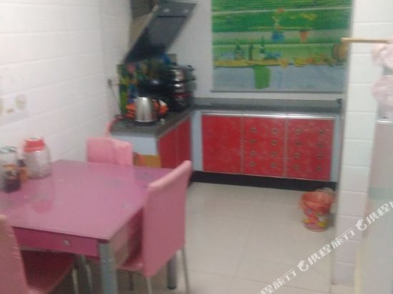 张北草原上的马儿公寓