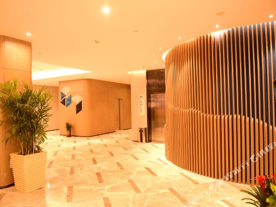 拉萨布达拉宫广场智选假日酒店