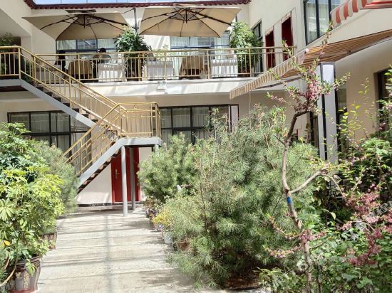 谢通门谢雄朗泉酒店