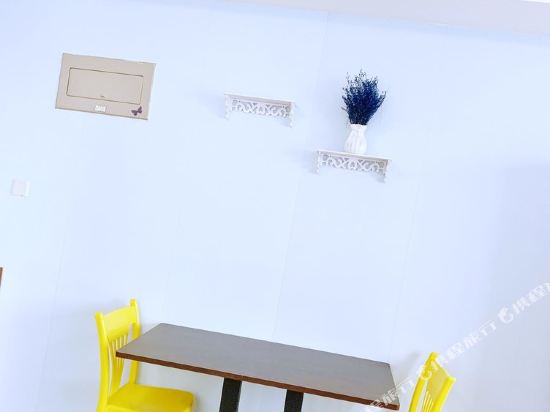 保定拾光小站公寓