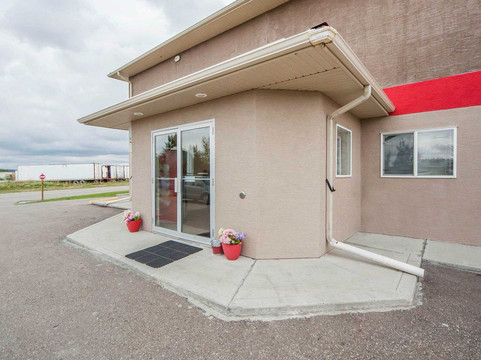 因尼斯费尔酒店住宿-Travel Inn & Suites Innisfail