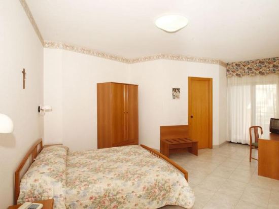 Hotel Parco Delle Rose Room Type - Economy Triple Room