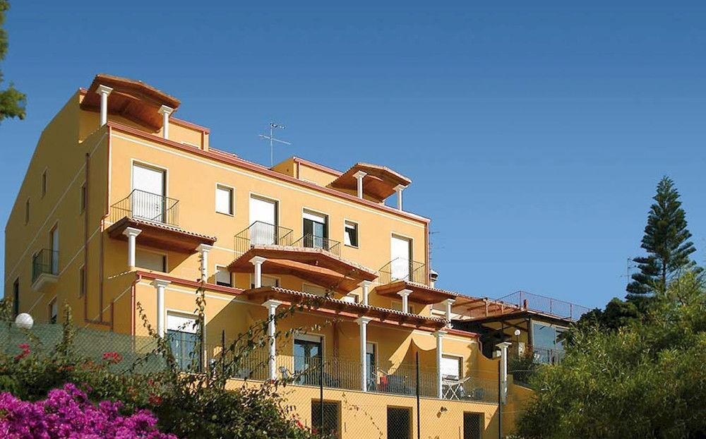 马拉德洛西亚卢酒店-官方