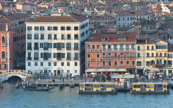 萨沃亚及尤兰达酒店-官方