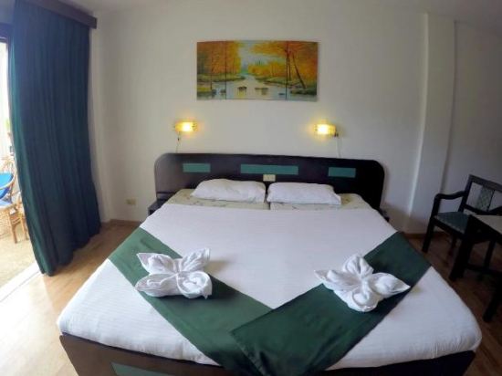 Harmony Hotel Room Type - Deluxe Queen Room
