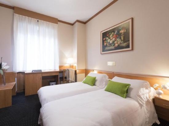 Hotel Mentana - by R Collection Hotels Room Type - Deluxe Twin Room