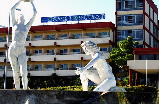 拉斯图纳斯酒店