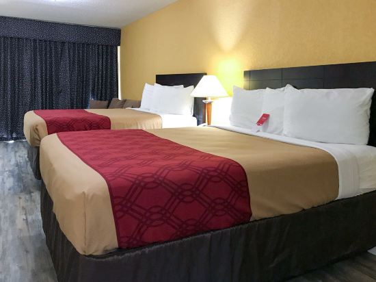 Econo Lodge Inn & Suites Old Saybrook Westbrook Room Type - Suite with Two Queen Beds