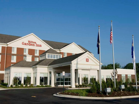 诺维/底特律希尔顿花园酒店