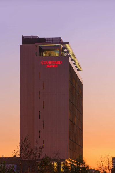 圣地亚哥拉斯孔德斯万怡酒店-官方