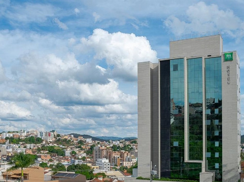 宜必思尚品伊塔乌纳酒店