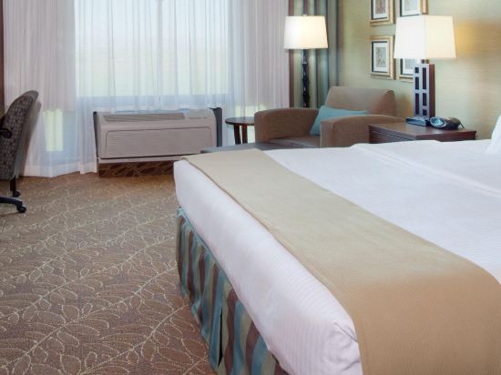 Holiday Inn Express & Suites Logan by IHG Room Type - Standard King Room