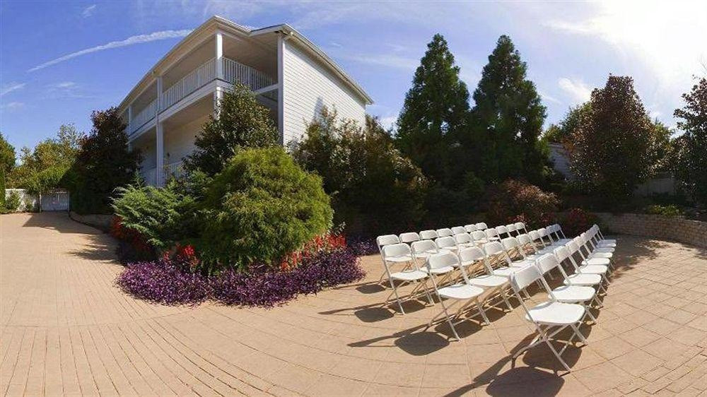 Fayetteville酒店住宿-菲耶特维尔快捷假日酒店