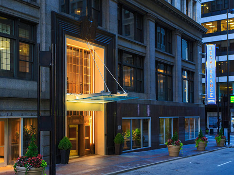 Renaissance Cincinnati Downtown Hotel
