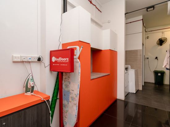 Reddoorz Hostel Kallang Mrt Singapore Price Address Reviews