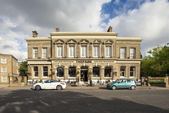 特丁顿酒店住宿-公园旅馆