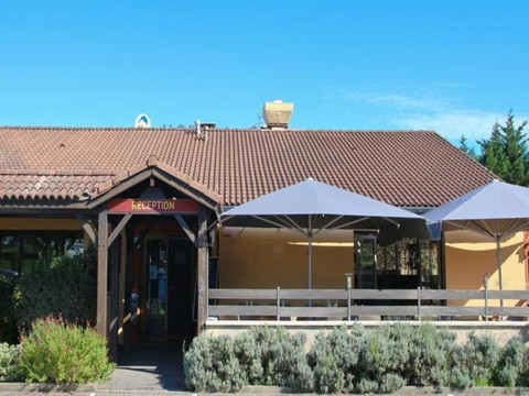 波尔多西部梅里尼亚克机场基里亚德酒店