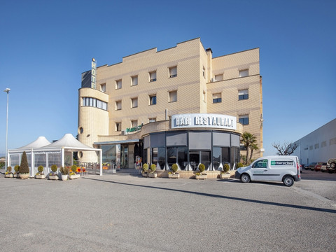 OYO Hotel Blanc I Negre