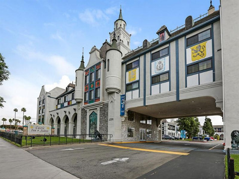 阿纳海姆酒店住宿-卡索假日酒店和套房
