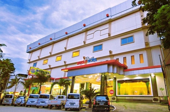 巴东洛基广场酒店-官方