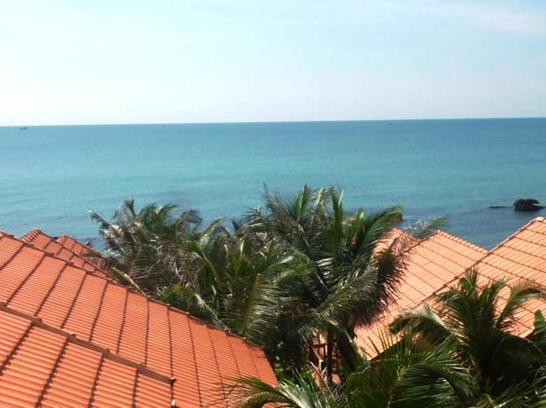 自由海滩度假村
