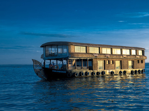 Kainakary酒店住宿-Tharangini Houseboats