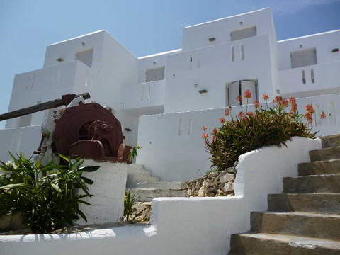 卡纳勒客房&套房酒店