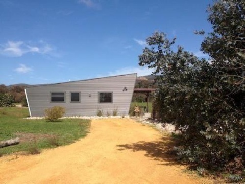 烈火岩石度假屋-官方