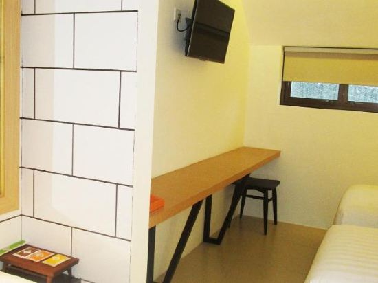 Hotel Namin Room Type - Simple Room Twin Bed